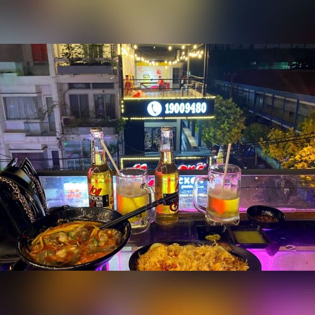 Review Quán Ăn & BIA KHÔNG NGỦ ROOFTOP FOOD & BEER Đồng Đen