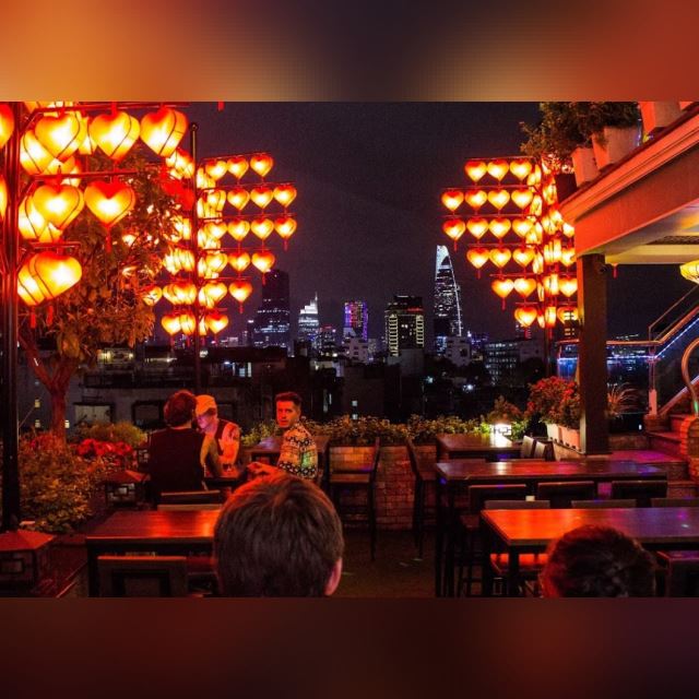 Review Bar Tầng Thượng The View Quận 1 | ẩm thực Sài Gòn