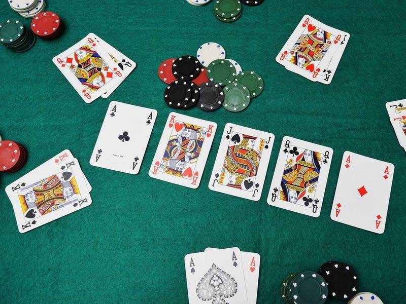 Equity Poker là gì và tại sao nó quan trọng?