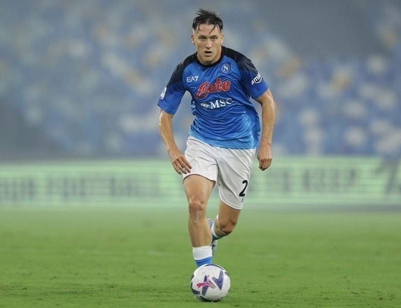 Tiền vệ là gì? Tất tần tật về vị trí tiền vệ trong bóng đá | Sport9 Việt Nam