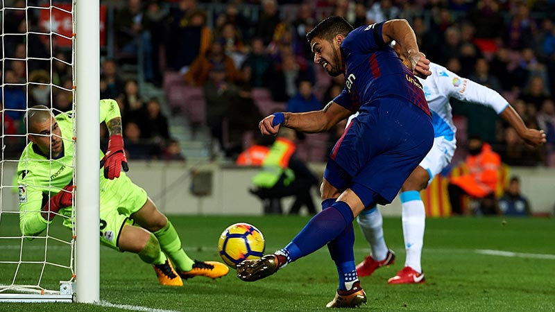 Hướng dẫn kỹ thuật “Rabona” – Đá chéo đẹp mắt